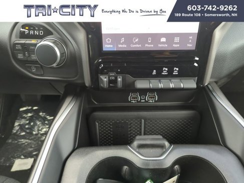 New 2026 RAM 1500 4x4 Crew Cab image 17