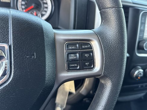 Used 2022 RAM 1500 Classic SLT image 11