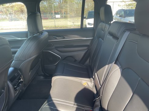 New 2025 Jeep Grand Cherokee Limited 4xe image 15