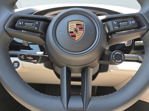 New 2025 Porsche Panamera 4 image 19