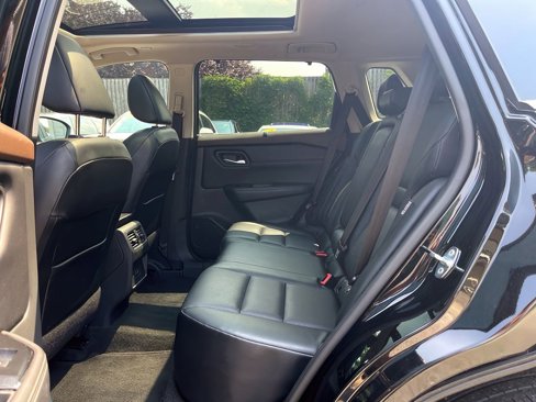 Used 2022 Nissan Rogue SV w/ SV Premium Package image 22