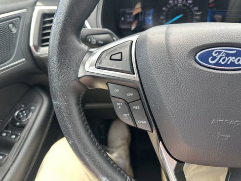Used 2024 Ford Edge Titanium image 40