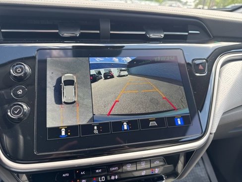Used 2023 Chevrolet Bolt EUV Premier image 26