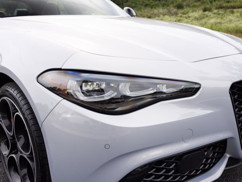 New 2025 Alfa Romeo Giulia AWD image 15