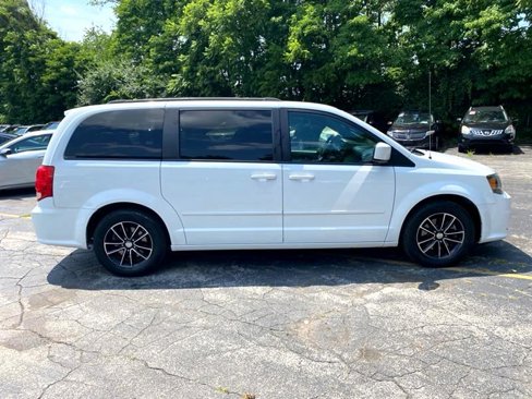 Used 2017 Dodge Grand Caravan GT image 4