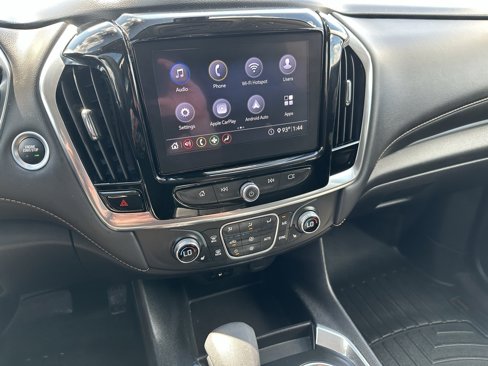 Used 2021 Chevrolet Traverse LT image 25