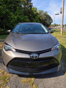 Used 2017 Toyota Corolla LE image 3