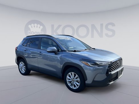 Used 2024 Toyota Corolla Cross LE image 10