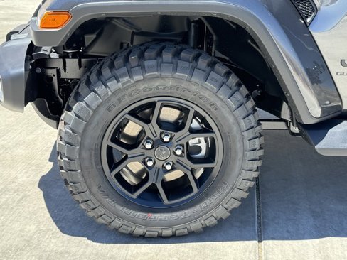 New 2025 Jeep Gladiator Sport image 9