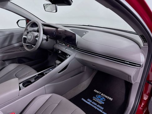 Certified 2025 Hyundai Elantra SEL image 31
