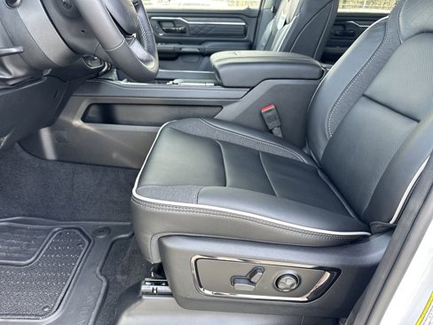 New 2025 RAM 1500 Limited image 11