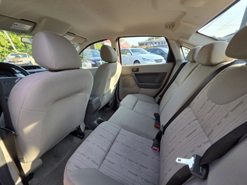 Used 2009 Ford Focus SE image 35
