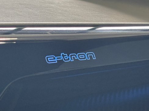 Used 2023 Audi e-tron GT Premium Plus image 45