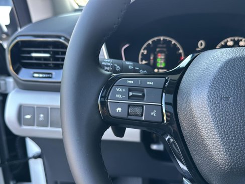 New 2025 Honda Pilot Touring image 18