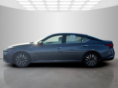 Used 2024 Nissan Altima 2.5 SV image 4