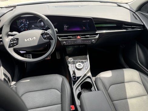 Certified 2024 Kia Niro Wave image 12
