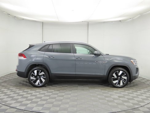 New 2026 Volkswagen Atlas Cross Sport SE image 4