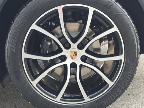 New 2025 Porsche Cayenne image 29