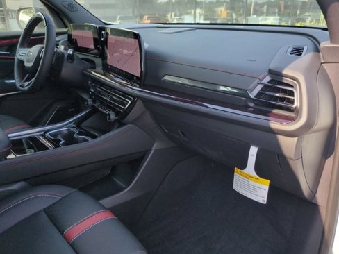 New 2026 Chevrolet Traverse RS w/ LPO, Floor Liner Package image 30