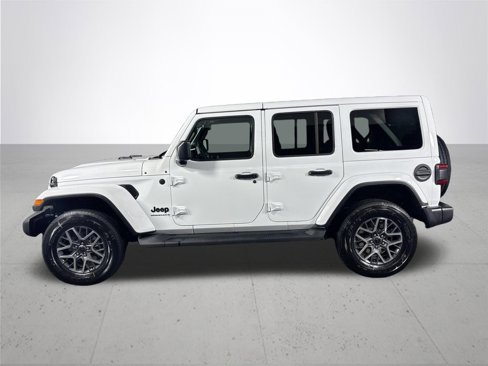 New 2025 Jeep Wrangler Sahara image 10