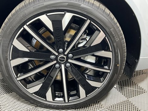 New 2026 Volvo XC60 T8 Ultra w/ Protection Package Premier image 18