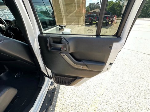 Used 2018 Jeep Wrangler Unlimited Sport image 14