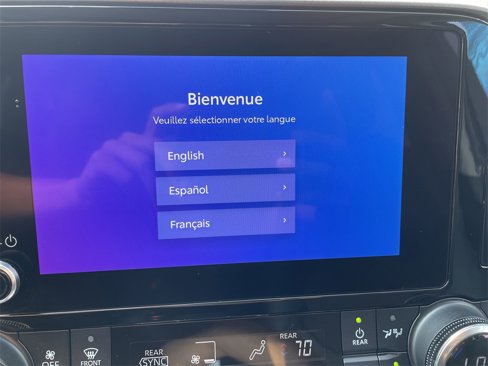 Used 2023 Toyota Highlander XLE image 19