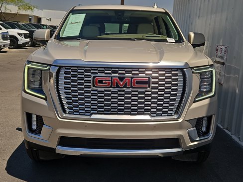 Used 2021 GMC Yukon Denali image 2