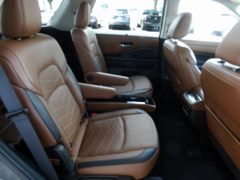 Certified 2023 Nissan Pathfinder Platinum image 34