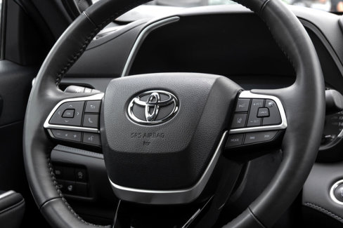 Used 2024 Toyota Highlander XSE image 26