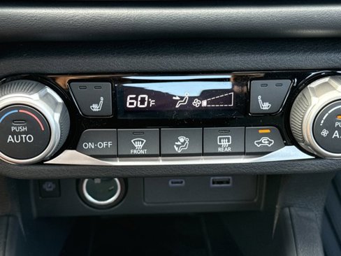 New 2025 Nissan Versa SR image 15
