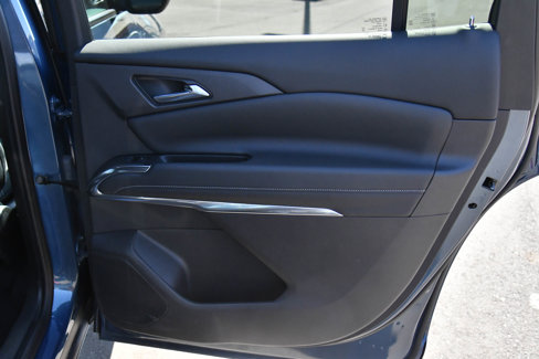 Used 2025 Chevrolet Traverse LT image 46