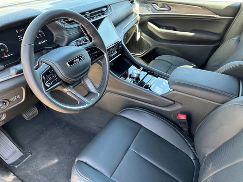 New 2025 Jeep Grand Cherokee Overland w/ Luxury Tech Group IV image 20