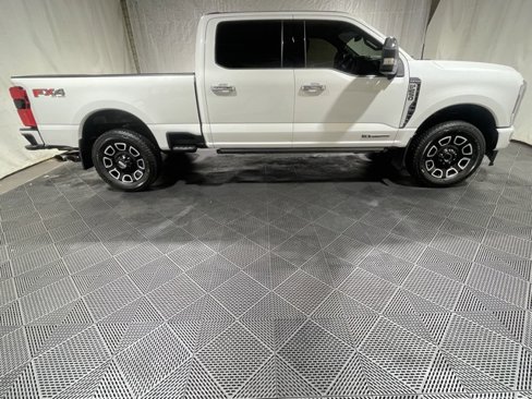 Used 2024 Ford F250 Platinum image 4