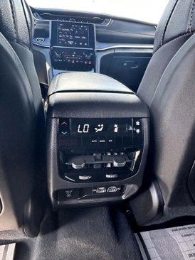 Used 2024 Jeep Grand Cherokee L Laredo image 14