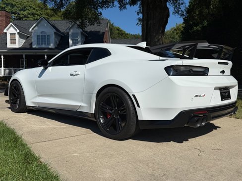 Used 2018 Chevrolet Camaro ZL1 image 22