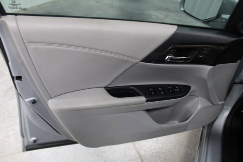 Used 2017 Honda Accord EX-L image 16