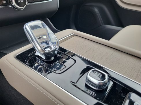 New 2026 Volvo XC90 B5 Plus image 24