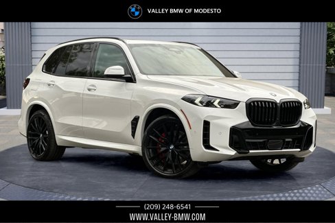 New 2026 BMW X5 xDrive40i w/ M Sport Package image 1