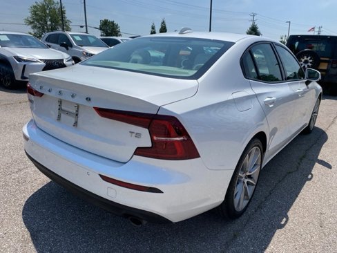 Used 2020 Volvo S60 T5 Momentum image 6