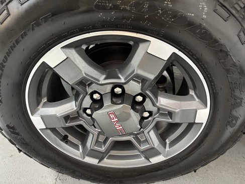 New 2025 GMC Sierra 2500 SLT w/ SLT Premium Package image 8