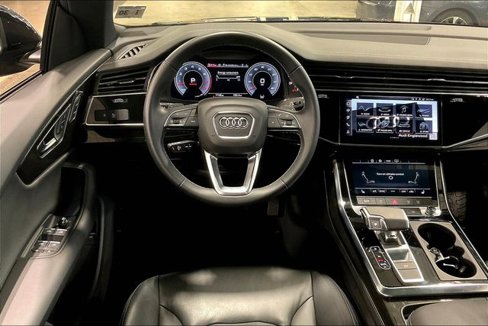 Certified 2025 Audi Q8 Premium image 5