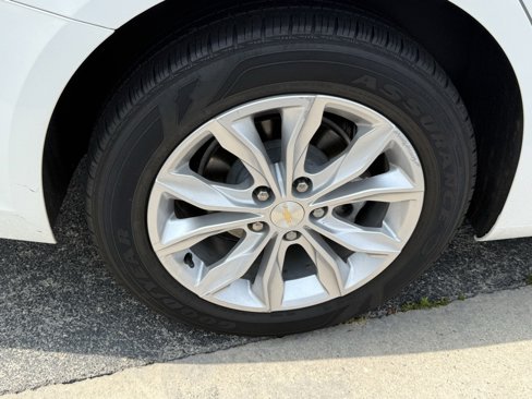 Used 2023 Chevrolet Malibu LT image 9