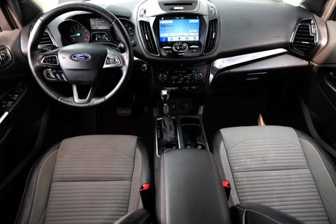 Used 2017 Ford Escape Titanium image 2