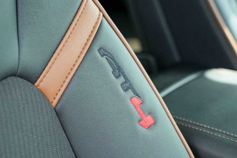 Used 2025 GMC Canyon AT4 image 21