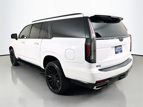 Used 2022 Cadillac Escalade ESV Luxury w/ LPO, Illumination Package image 5