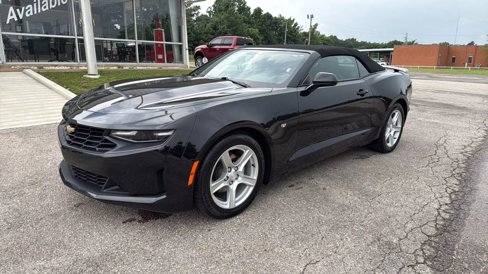 Used 2023 Chevrolet Camaro LT image 1