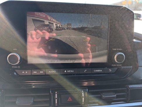 Used 2022 Nissan Pathfinder SV image 24
