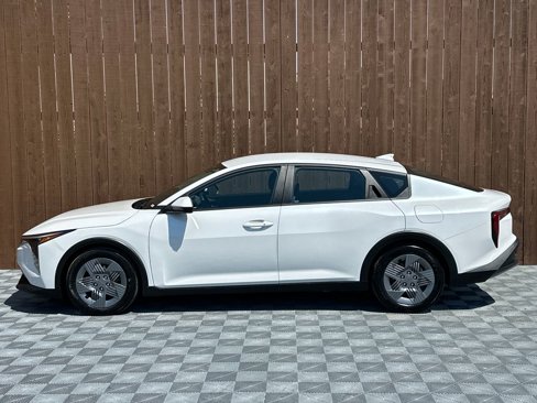Used 2025 Kia K4 LX image 15