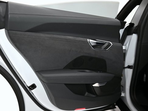Used 2022 Audi e-tron GT Prestige image 27